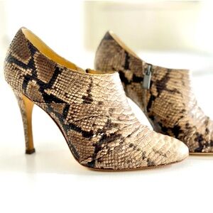 🆕NIB: BOUTIQUE 9: Leather Snakeskin Ankle Boot w/ Side Zipper Black&Cream Sz 9